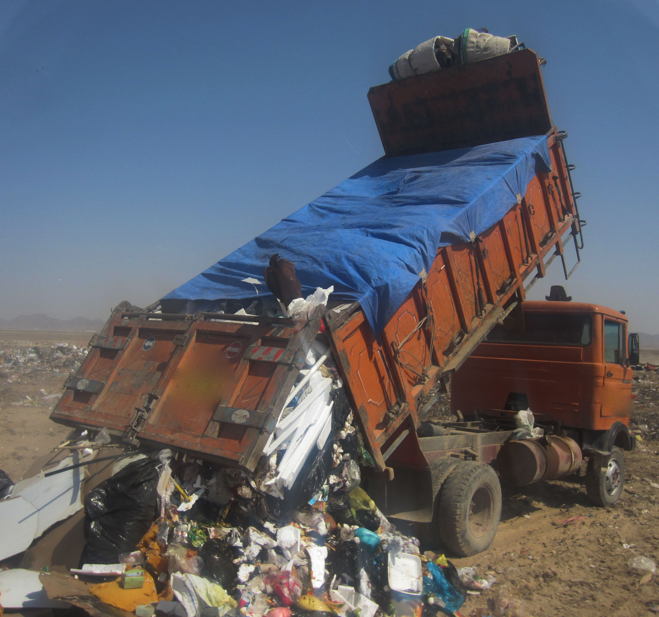 دفن غیراصولی زباله، شهرداری ایذه را به دادگاه کشاند