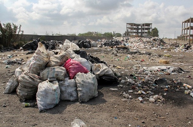 شهرداری برای جمع‌آوری زباله‌های روستاهای حاشیه شهر اقدام کند
