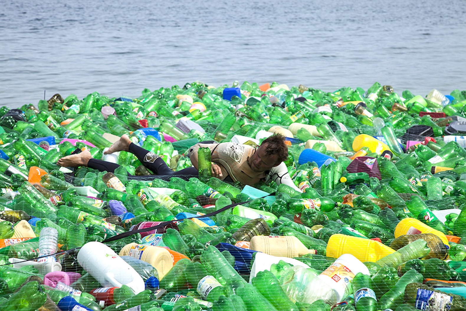  ۱۰ هزار تن، سهم سالانه زباله‌های پلاستیکی دریاچه‌های بزرگ