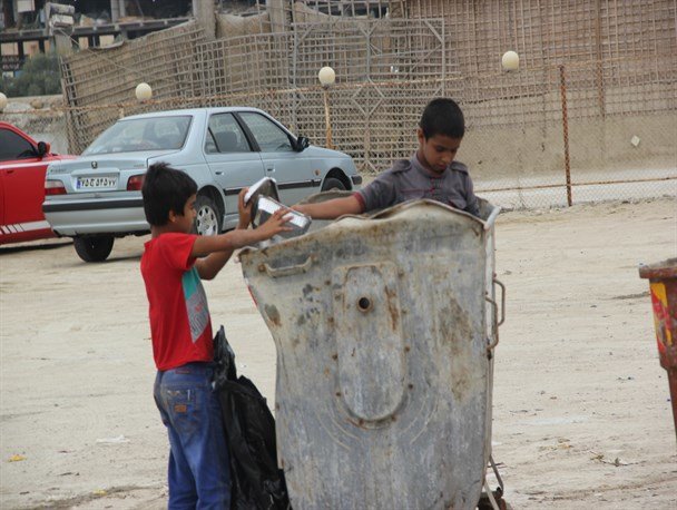 حضور زباله گردها بر سر مخازن شهرداری ممنوع شد