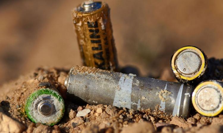 بازیافت باتری‌های قدیمی، هزینه تولید باتری را کاهش می‌دهد
