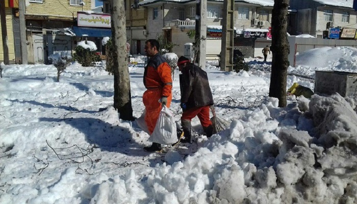۹۱۵ پاکبان مشغول خدمات‌رسانی در برف به رشت