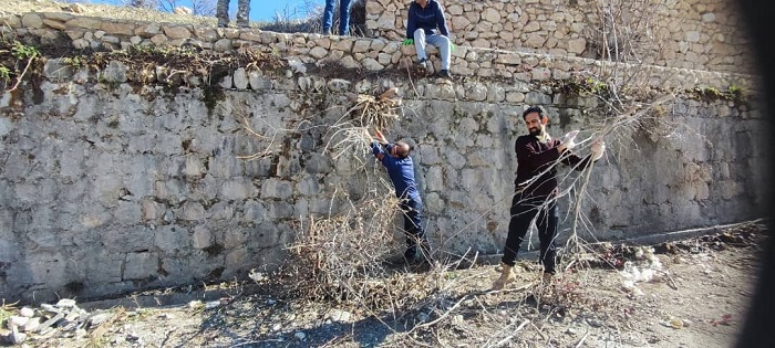 در اقدامی شایسته توسط مردم صورت گرفت: روستای هدف گردشگری بهرام‌بیگی شهرستان دنا پاکسازی شد