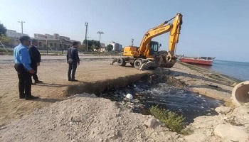 کانال‌های خروجی دفع آب‌های سطحی شهر بوشهر لایروبی شد
