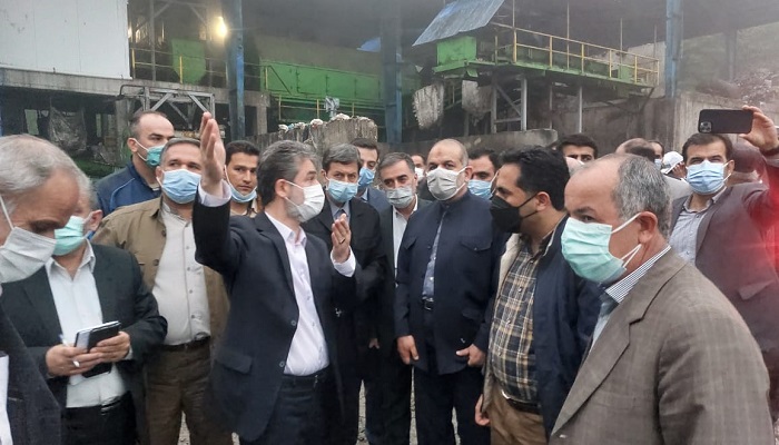 وزیر کشور با همراهی استاندار مازندران، از سایت زباله در منطقه پرده سر دوهزار تنکابن بازدید کرد