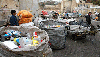 جولان زباله گرد ها در بیرجند/طرح تفکیک زباله از مبدا اجرا می شود؟